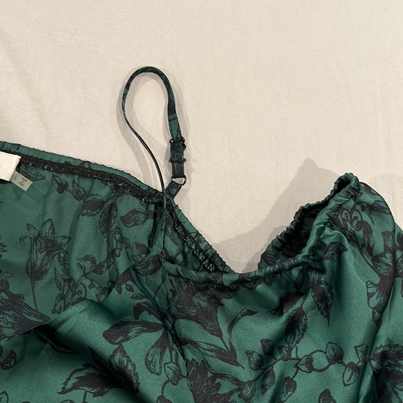 Top - Picture 4 of 5